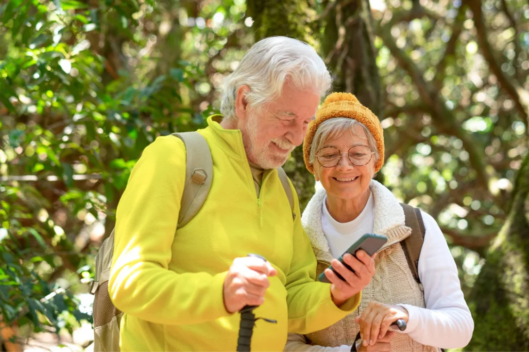 Why Senior-Friendly Phones Are Changing the Way Older Adults Stay Safe